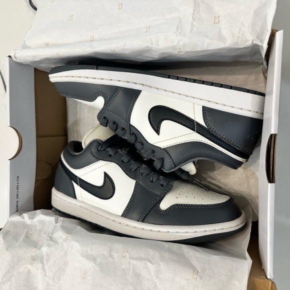 Nike Air Jordan 1 low women’s shoes sail/off noir-dark grey- white size 6.5 - Picture 7 of 13